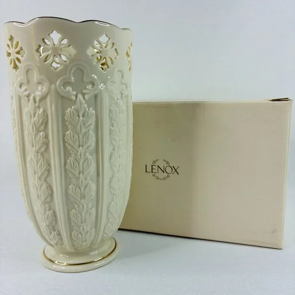 Lenox Fleur de Lis Collection Embossed Pierced Flower Vase Ivory Gold USA 7.5" - Picture 1 of 16